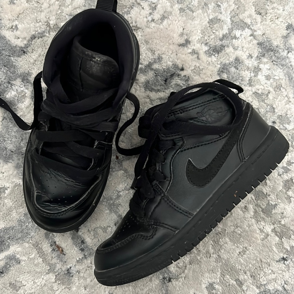 Boys Nike Black Air Jordan size 11C sneakers